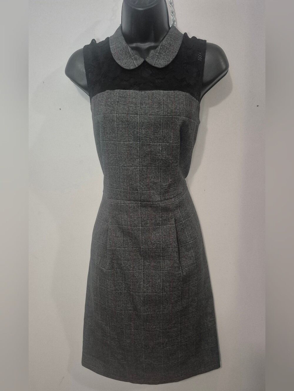 RW&CO. Gray Plaid Lace Yoke Mini Collared Dress With Pockets! Size 8